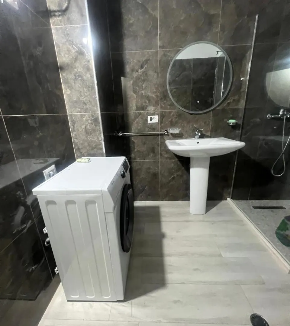 Henri Apartment 1 Durrës