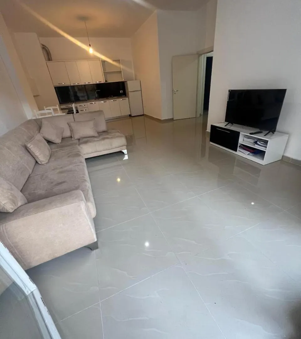 Henri Apartment 1 Durrës