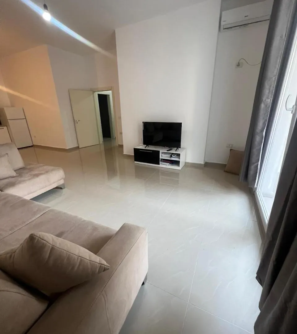 Henri Apartment 1 Durrës