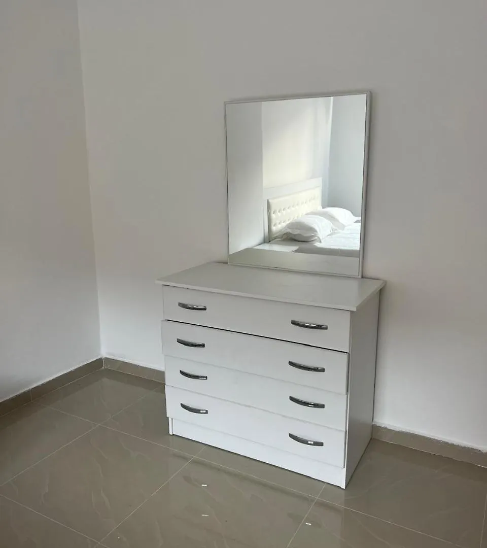 Henri Apartment 1 Durrës